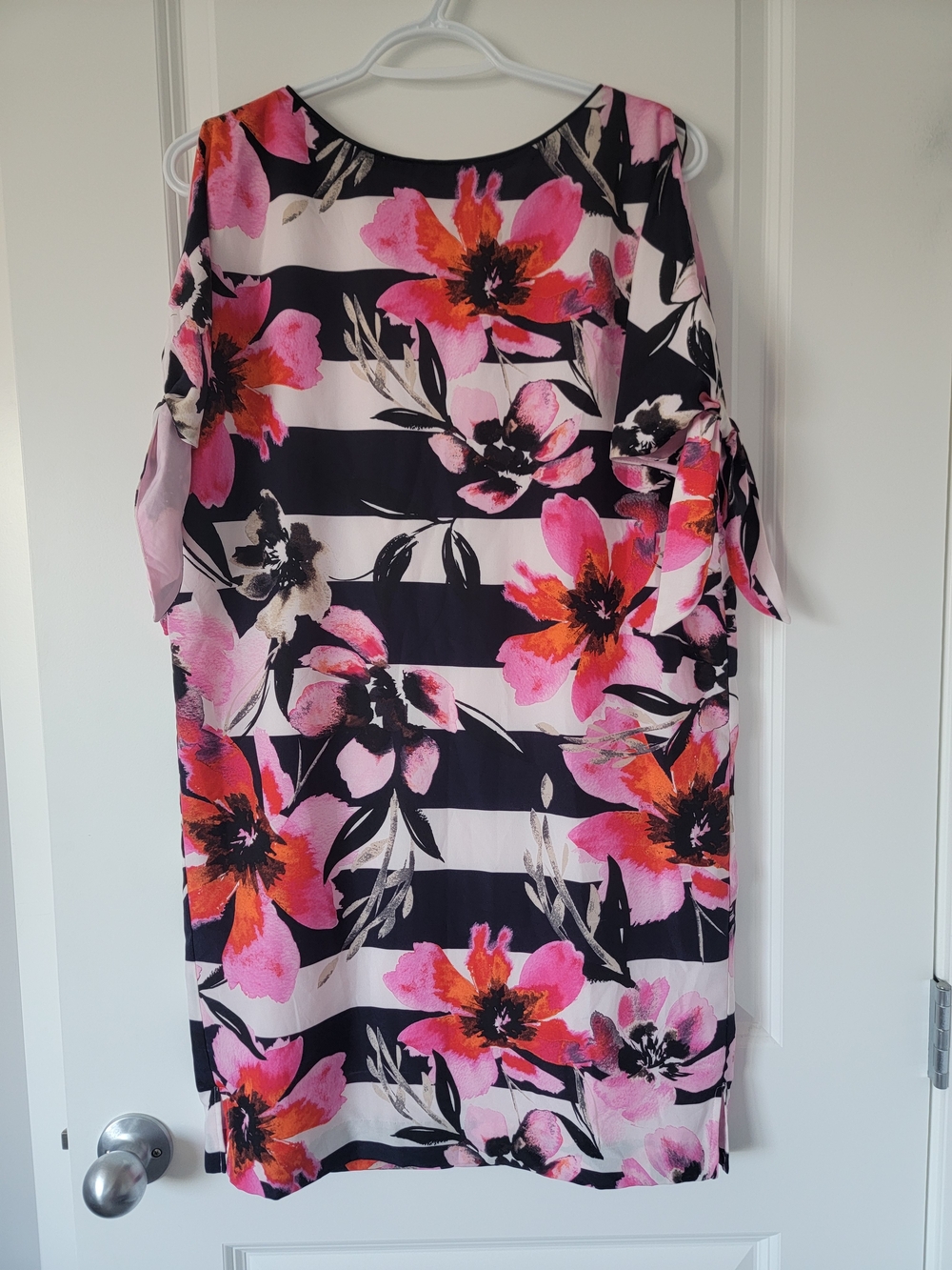 Vince‎ Camuto Pink and Black Floral-Print Tunic